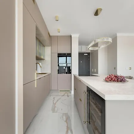 Dazzling With Balcony And 3 Parking Spaces In By Renters Prestige Appartement *